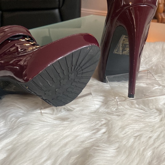 💜💜BURGUNDY LACE-UP PLATFORM BOOTIES💜💜 - Picture 4 of 4